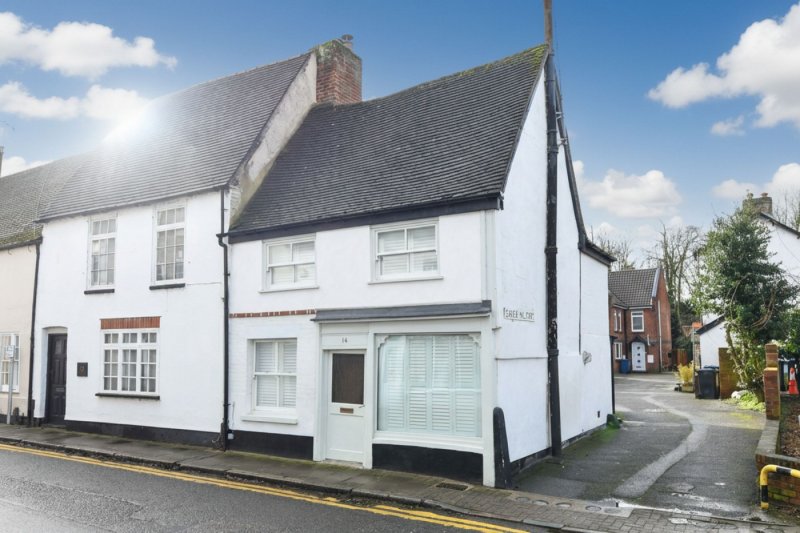 2 bedroom house in High Street, Huntingdon