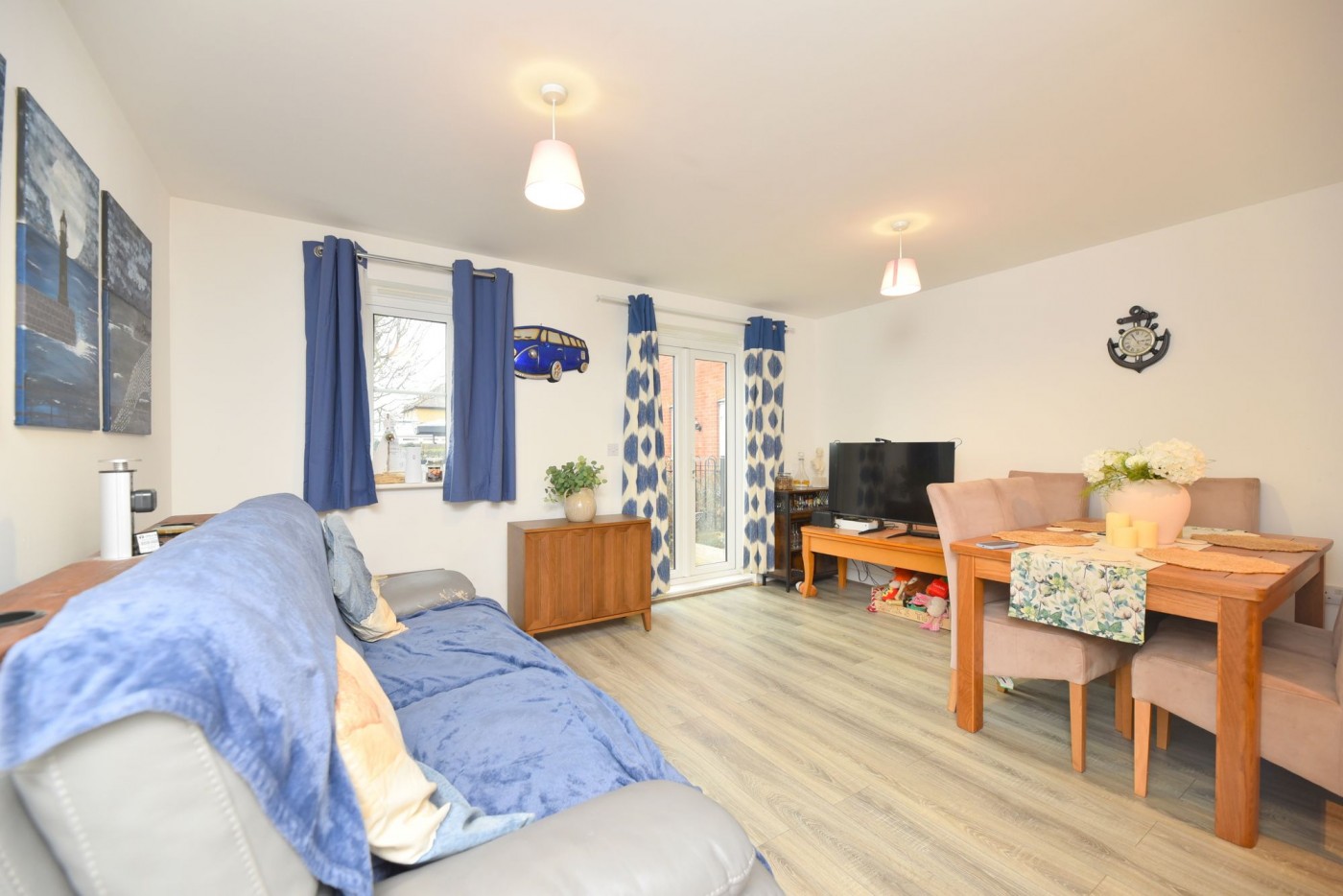 2 bedroom flat in Chambers Way, Biggleswade