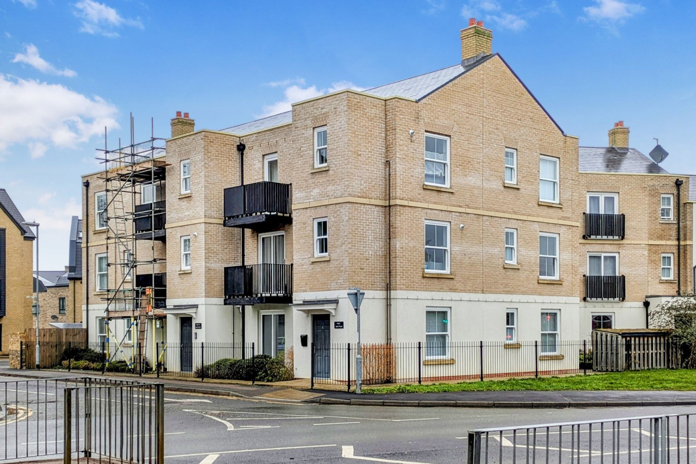 2 bedroom flat in Ferrars Road