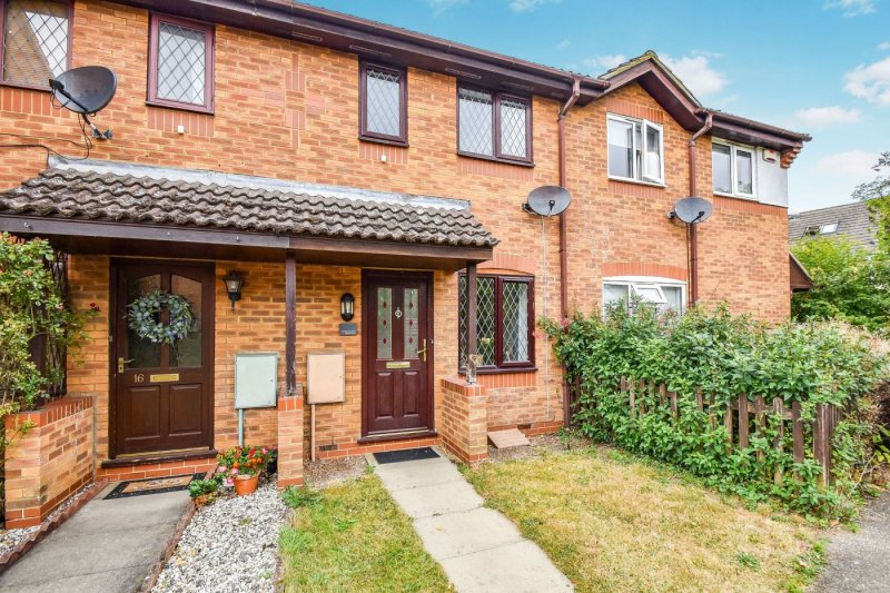 2 bedroom house in Eayre Court, St. Neots