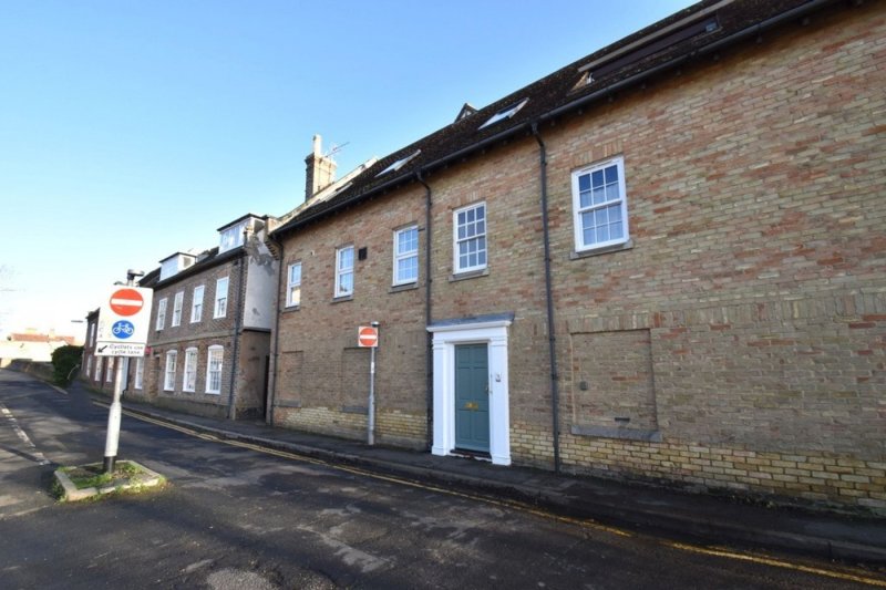 2 bedroom apartment in Bridgefoot, St. Ives