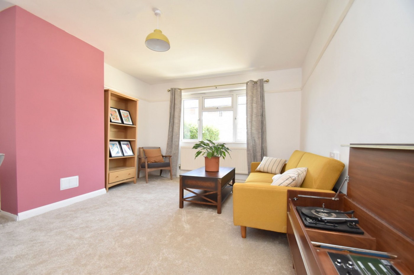 2 bedroom bungalow in New Road, St. Ives