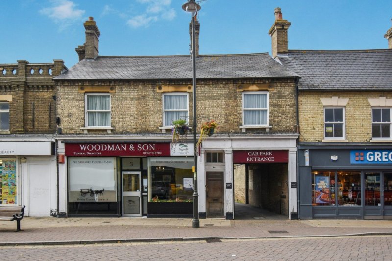 4 bedroom apartment in Market Square, Biggleswade