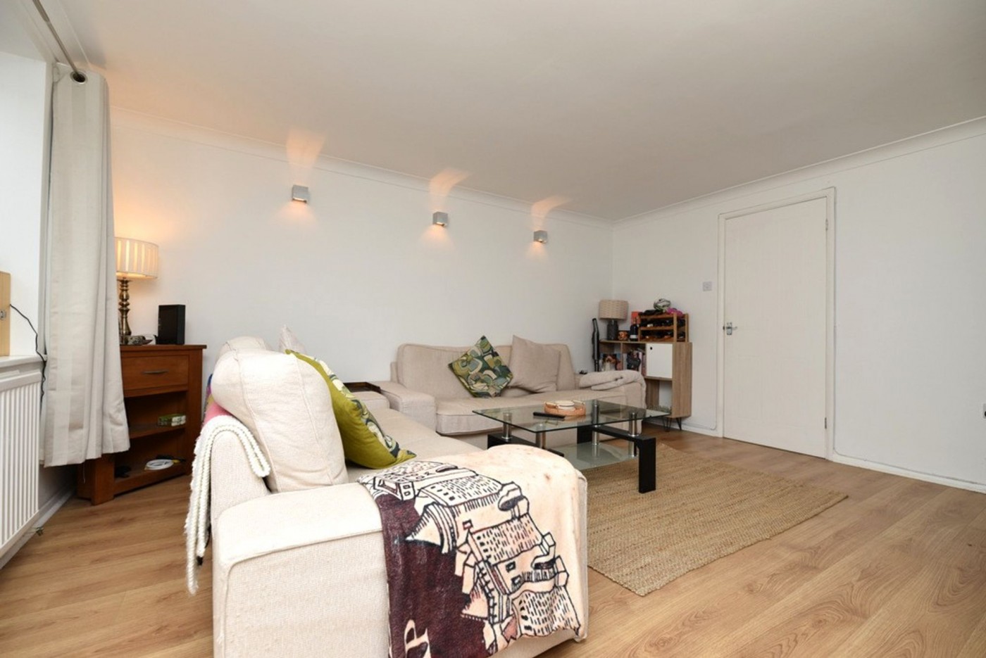 3 bedroom house in Hall Court