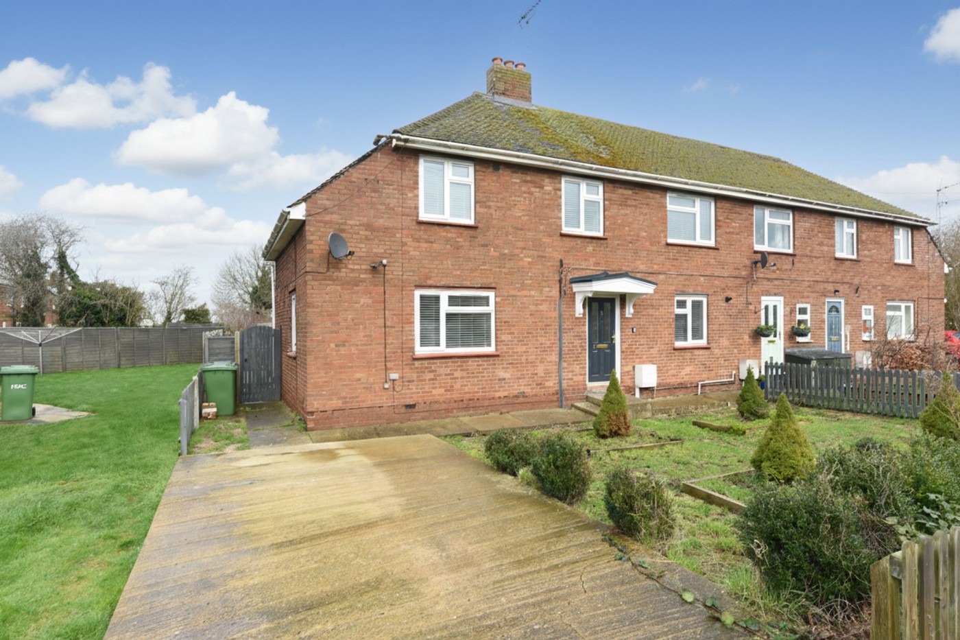 3 bedroom house in Ashbeach Road