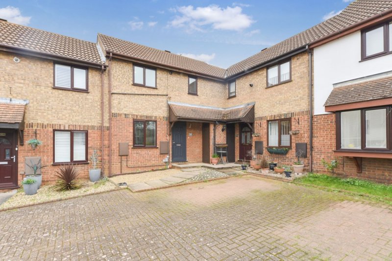 2 bedroom house in Royal Oak Close, Biggleswade