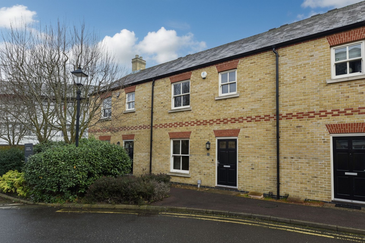 2 bedroom house in Temple Place