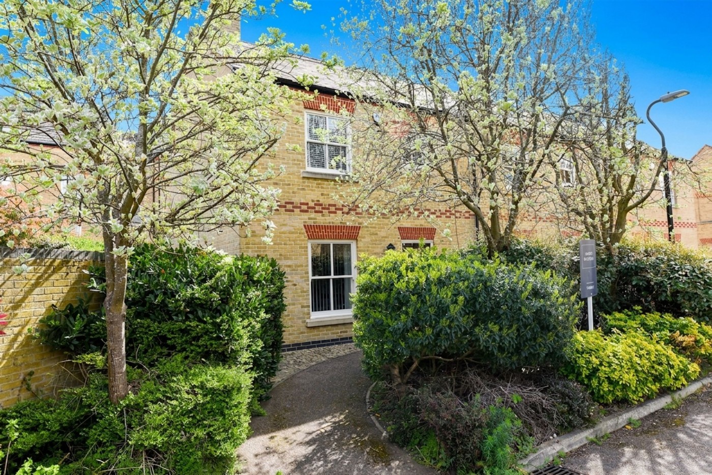 2 bedroom house in Temple Place