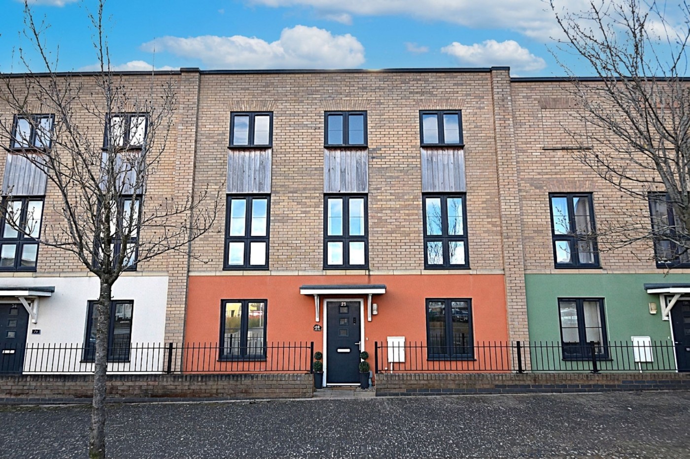 2 bedroom house in Station Square