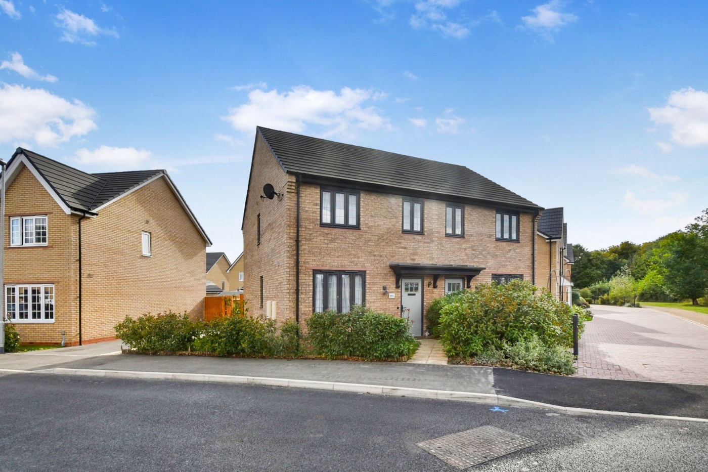 3 bedroom house in Brimstone Avenue