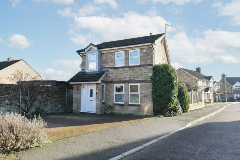 3 bedroom house in Cranfield Place, Somersham