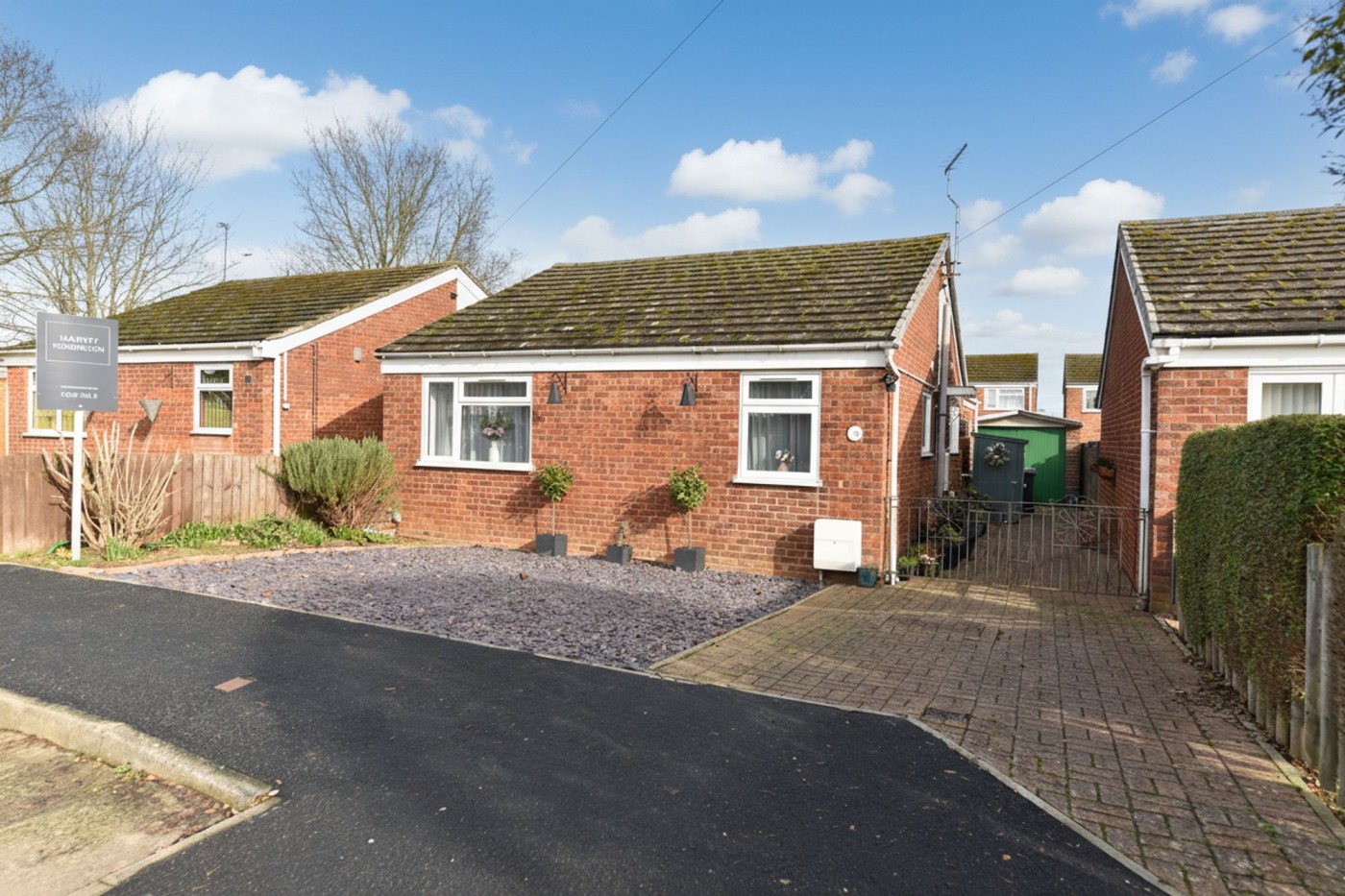 3 bedroom bungalow in Lincoln Avenue