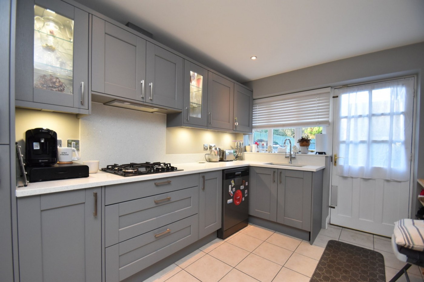 2 bedroom bungalow in Walnut Tree Close