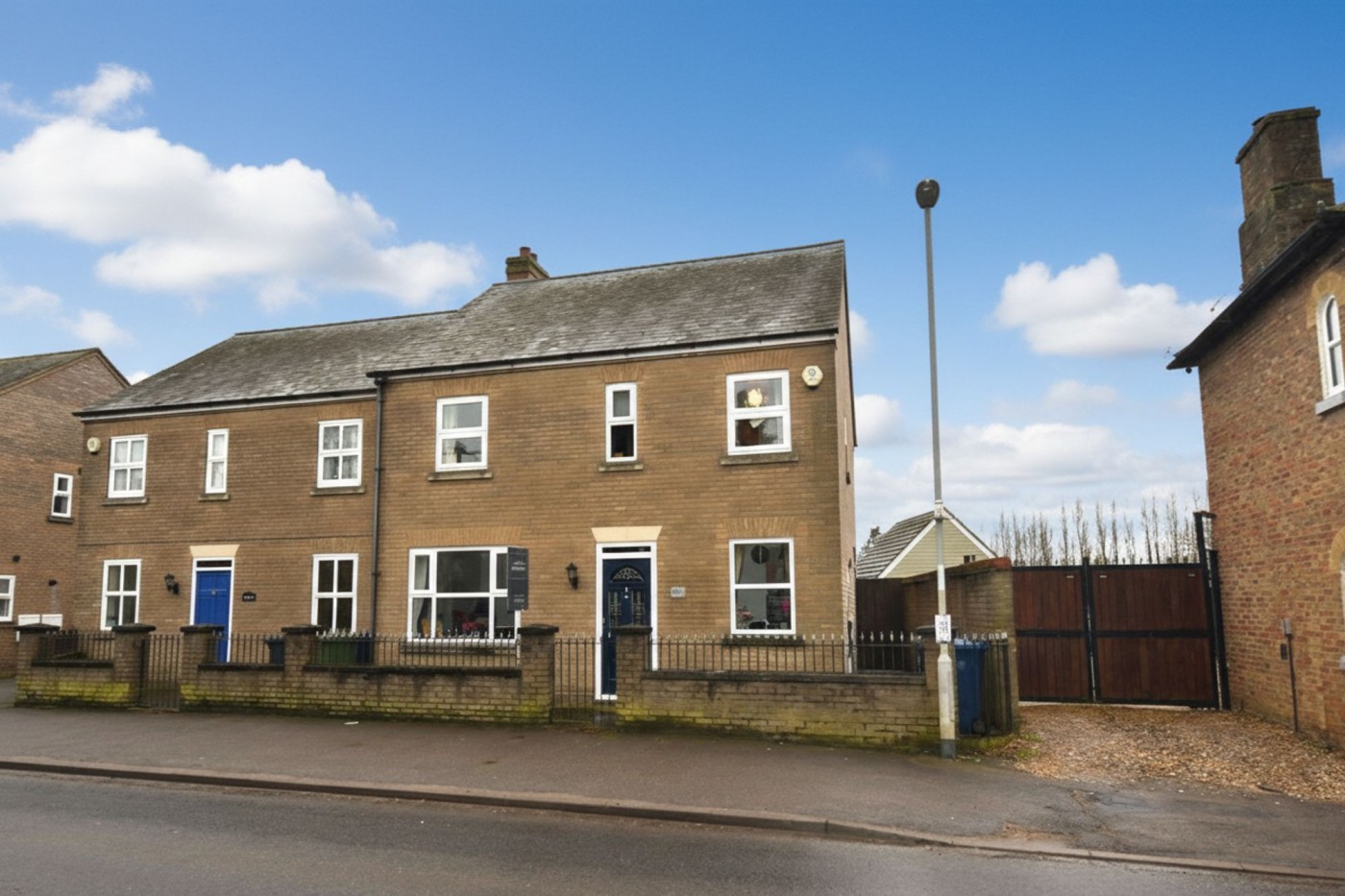 4 bedroom house in High Street
