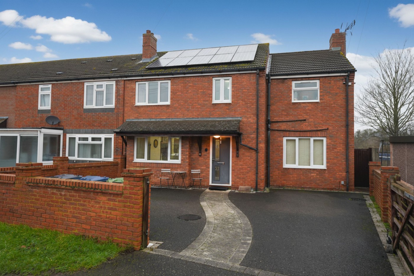 4 bedroom house in Anderson Crescent