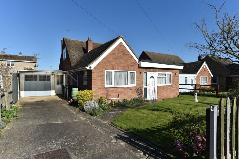 3 bedroom bungalow in Abbots Crescent, St. Ives