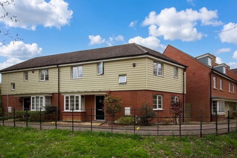 4 bedroom house in Stone Hill, St. Neots