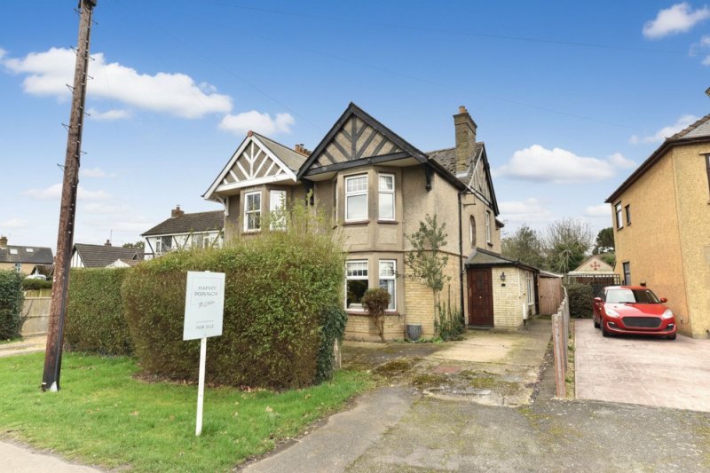 3 bedroom house in Ramsey Road, St. Ives