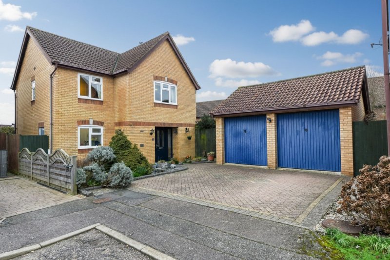 4 bedroom house in Merlin Close, Hartford