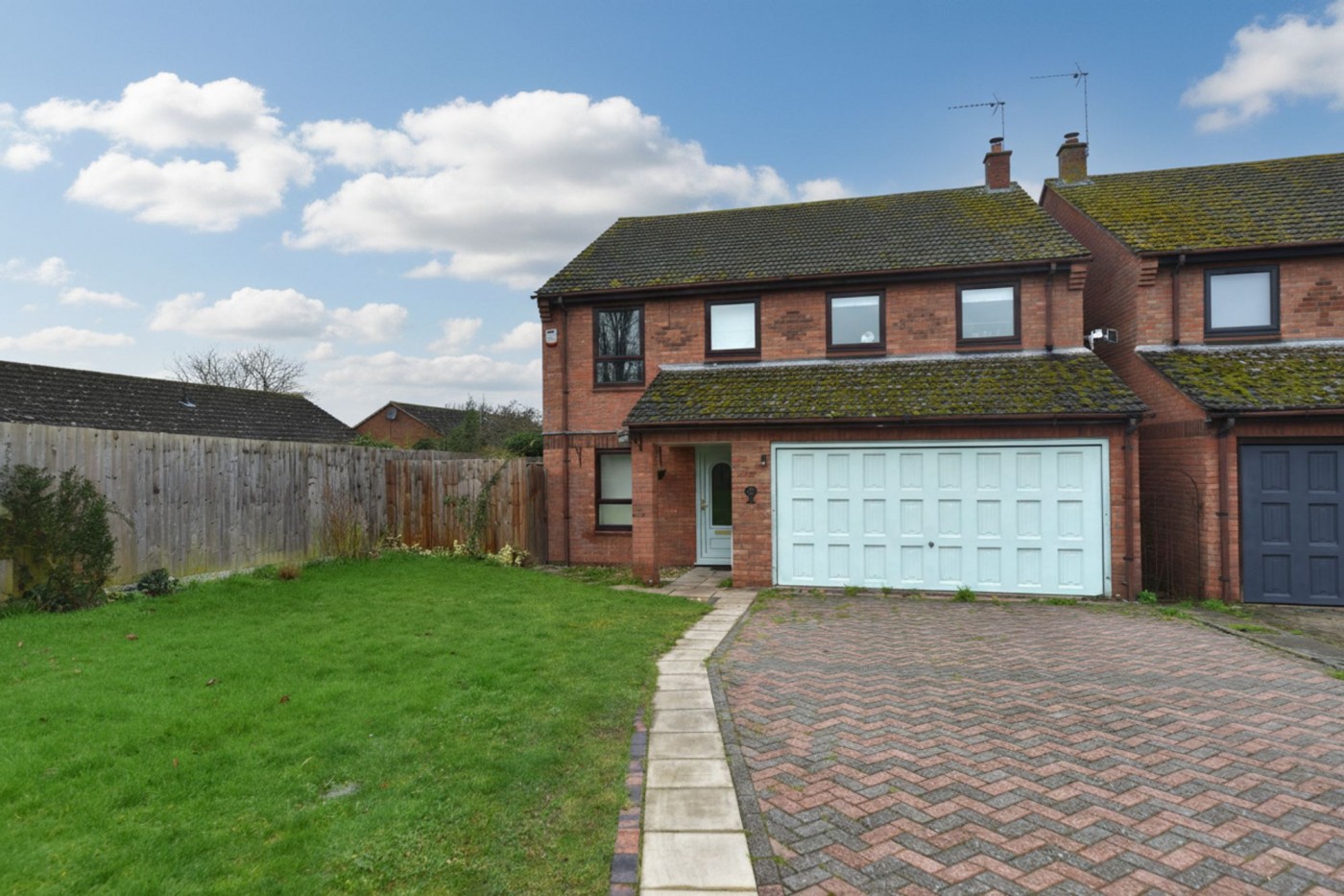 4 bedroom house in Chequers Close