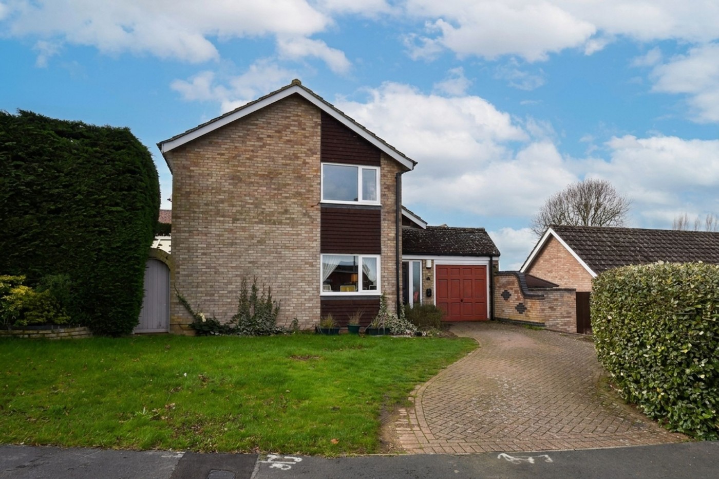 4 bedroom house in Orchard Close