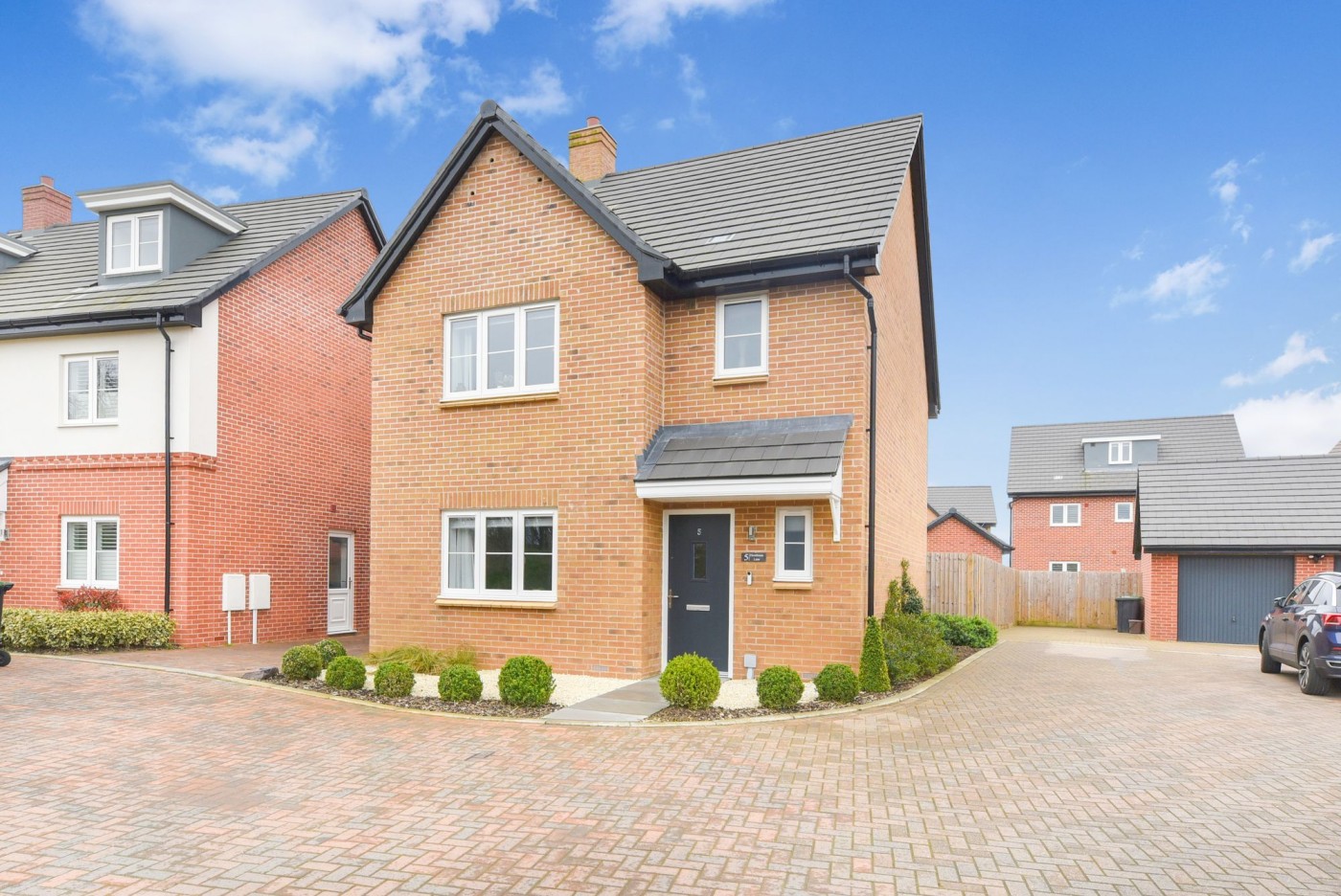 3 bedroom house in Hornbeam Lane