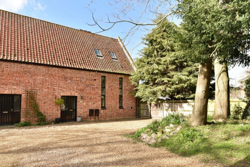 4 bedroom barn in Grange Barns