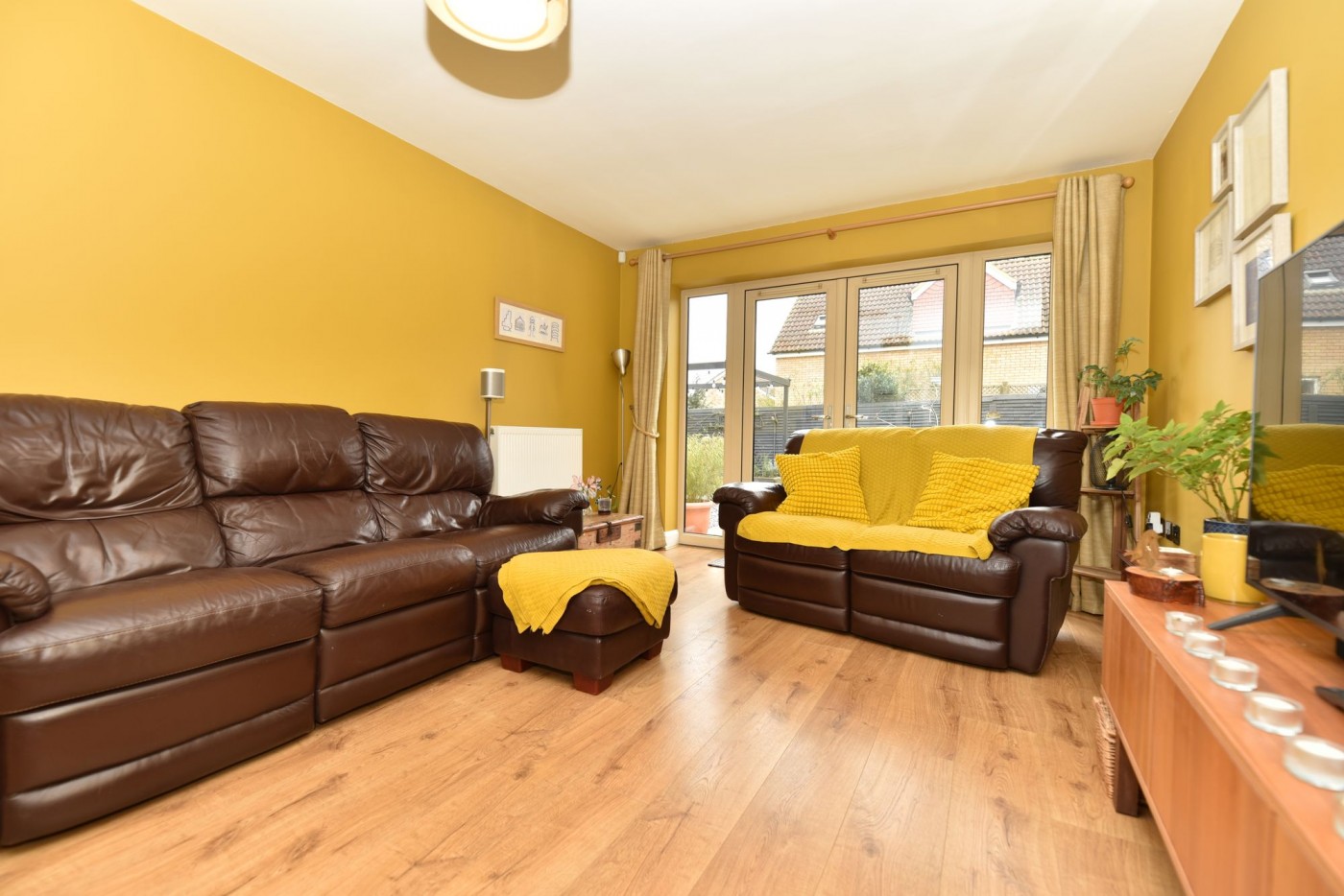 3 bedroom house in Blenheim Close, Old Hurst