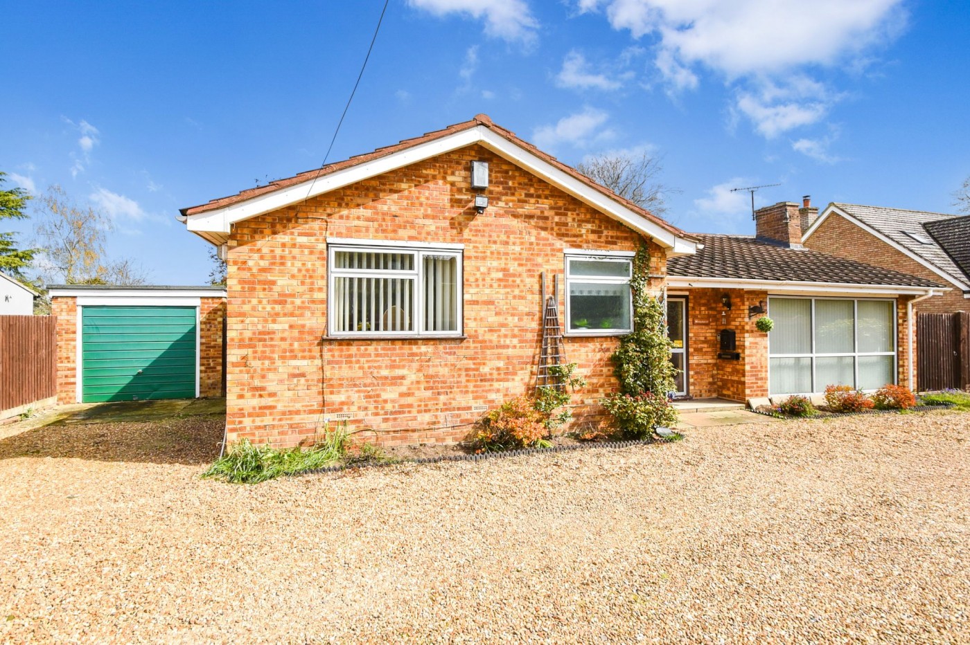3 bedroom bungalow in Mill Lane