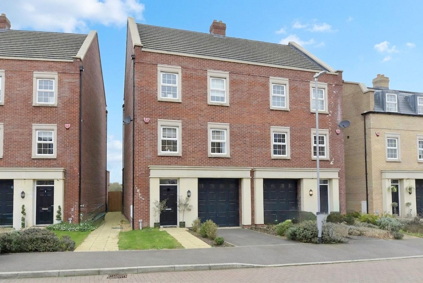 4 bedroom house in Wharf Mews