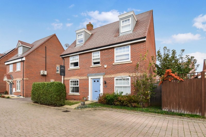 5 bedroom house in Bose Avenue, Biggleswade