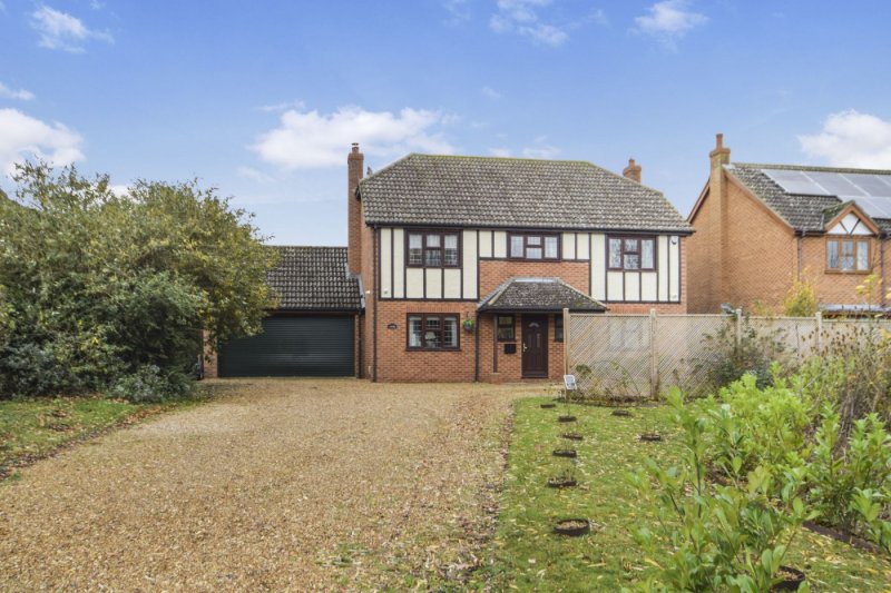 4 bedroom house in Green Lane
