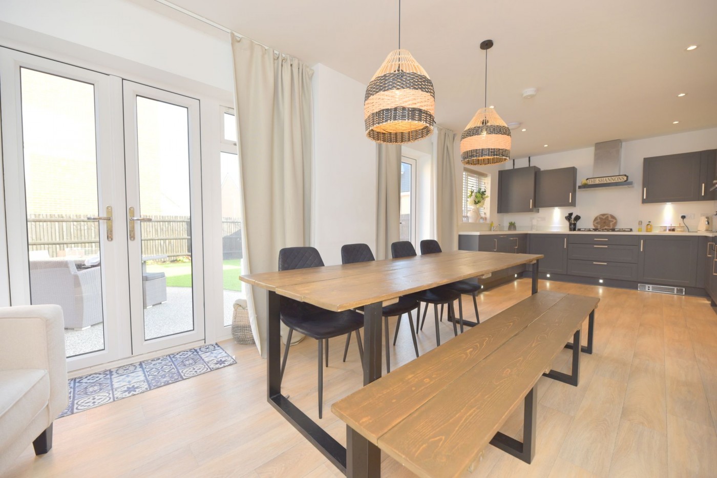 6 bedroom house in Bellflower Gardens, Biggleswade