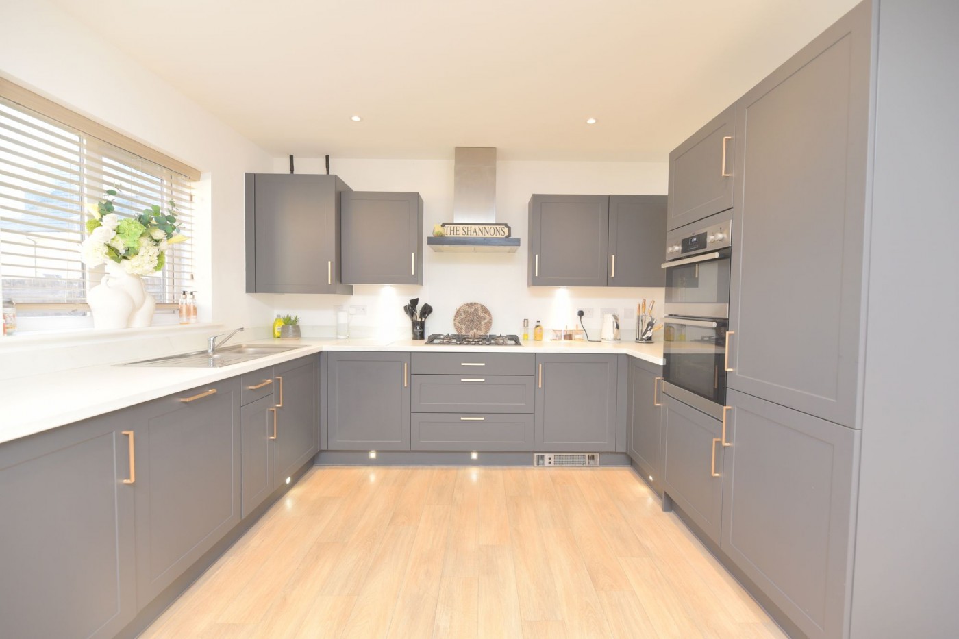 6 bedroom house in Bellflower Gardens, Biggleswade