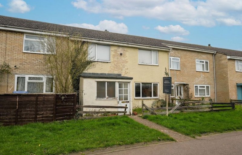 3 bedroom house in The Whaddons, Huntingdon