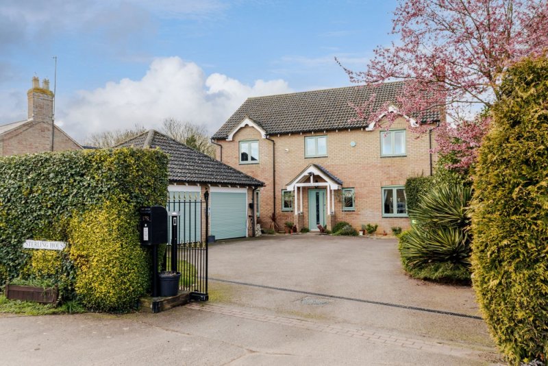 4 bedroom house in The Bank