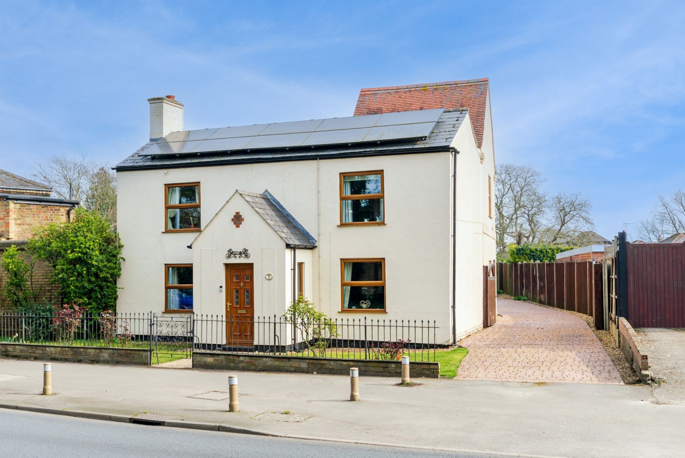 4 bedroom house in Church Road