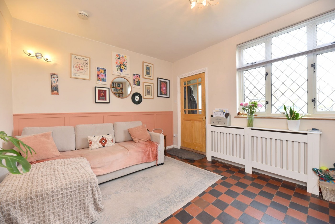 2 bedroom cottage in Biggleswade Road, Upper Caldecote