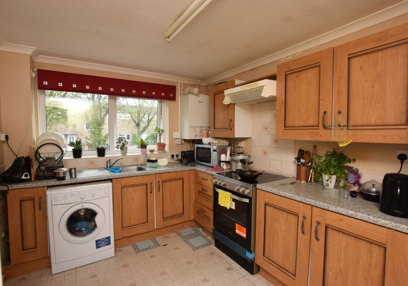 2 bedroom mid terraced house in Norfolk Road