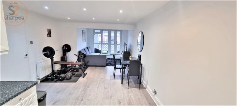 Coniston Close, London